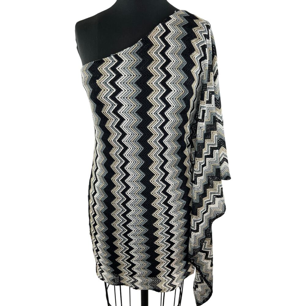 TBags Los Angeles Beige Black Chevron One Shoulder Fringe Dress Coverup XS